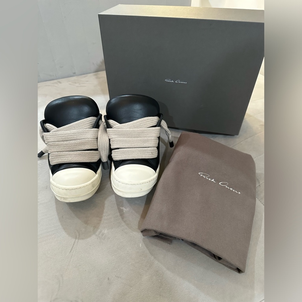 Jumbo Laced Padded Low Sneakers